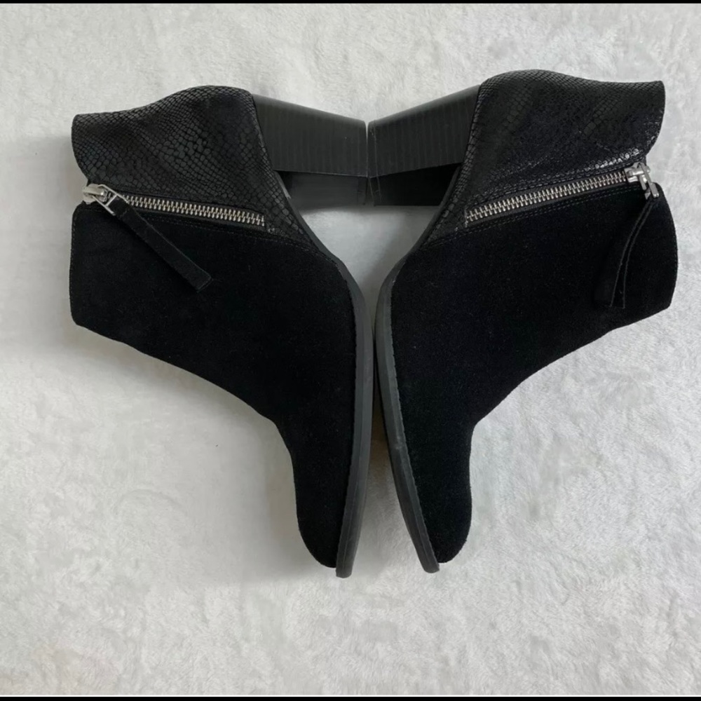 Size 9.5 Black Vionic Boots with snake skin heels.